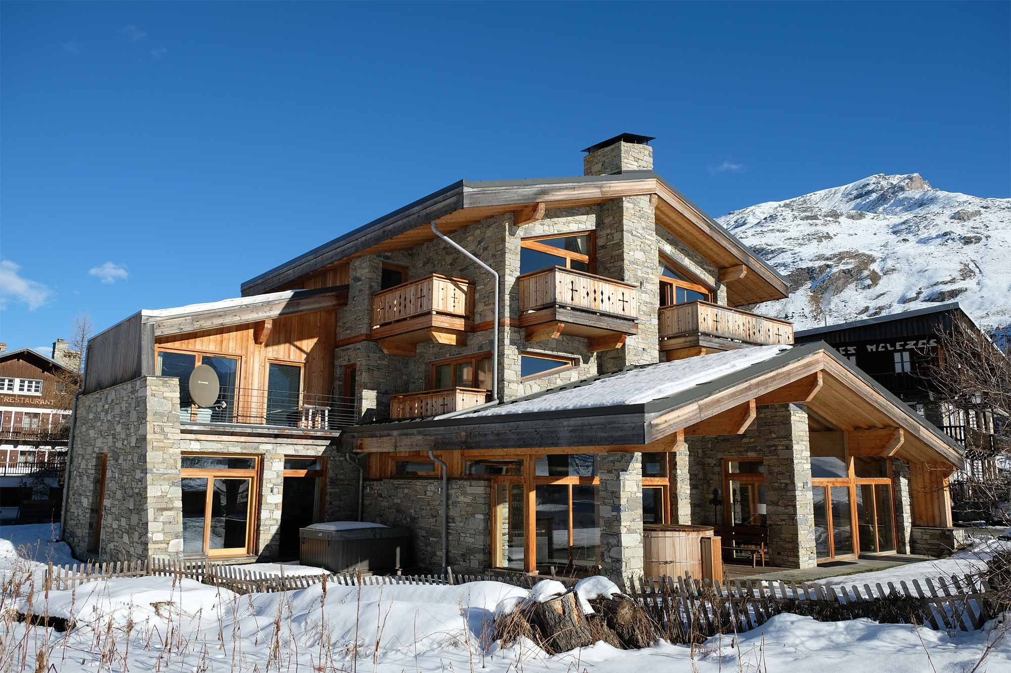 Chalet Alpinium 2 Winter exterior