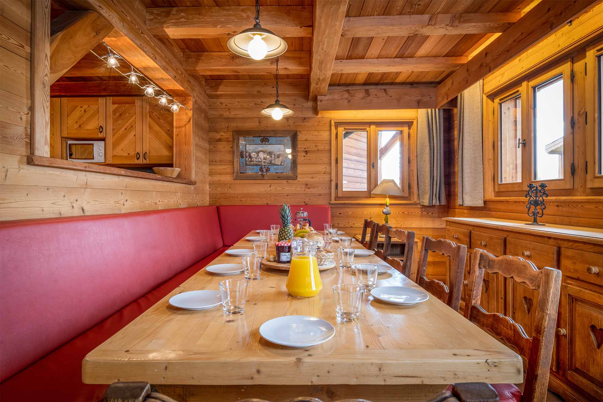 Chalet-Marmotte-salle-a-manger-table